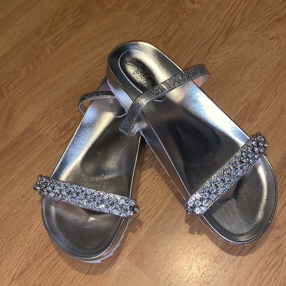 NWOB JEWEL BADGLEY MISCHKA Crystal Slide Sandal, Silver, Size 6 - Picture 1 of 14